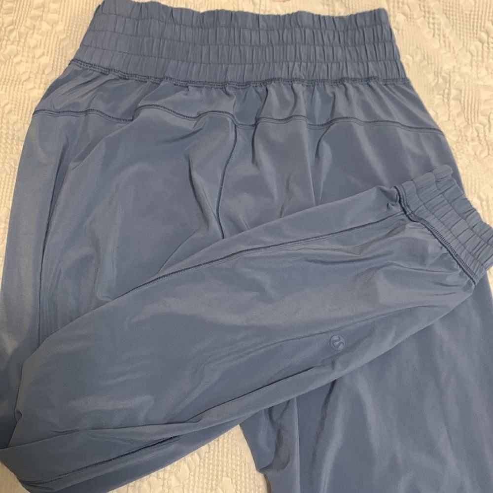 lululemon joggers - Picture 2 of 3